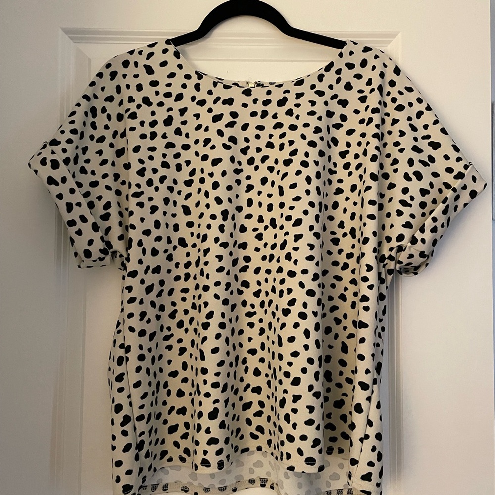 MELLODAY CHEETAH SHORT SLEEVE BLOUSE SIZE L